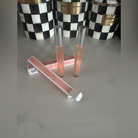 CLEAN Blossom Eau de Parfum Rollerball - Picture 2 of 2